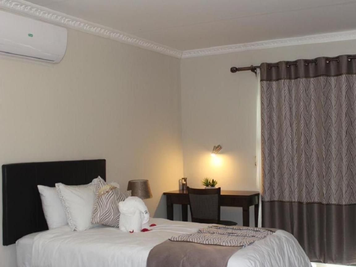 Juda Haus Lodge Katima Mulilo Eksteriør billede
