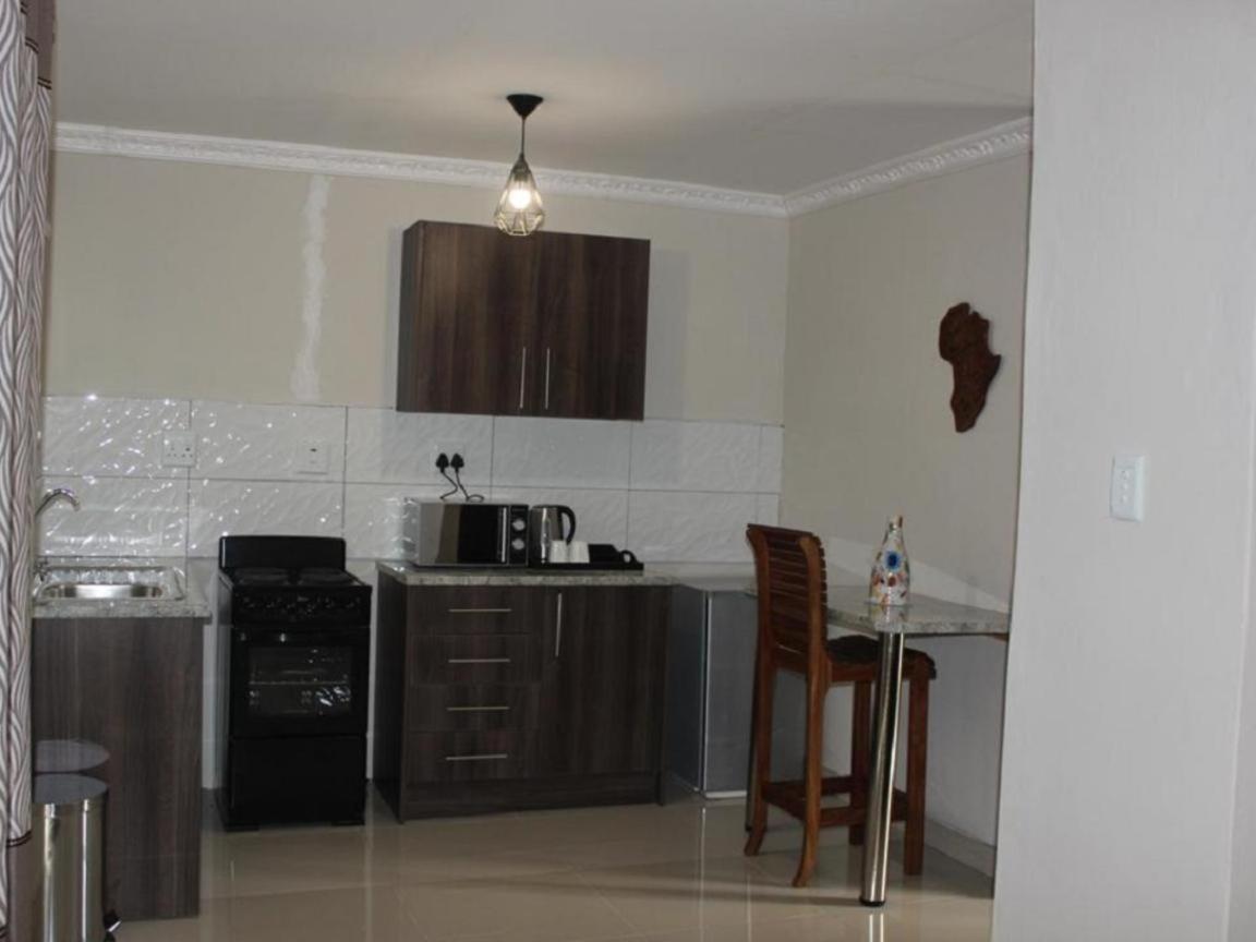 Juda Haus Lodge Katima Mulilo Eksteriør billede