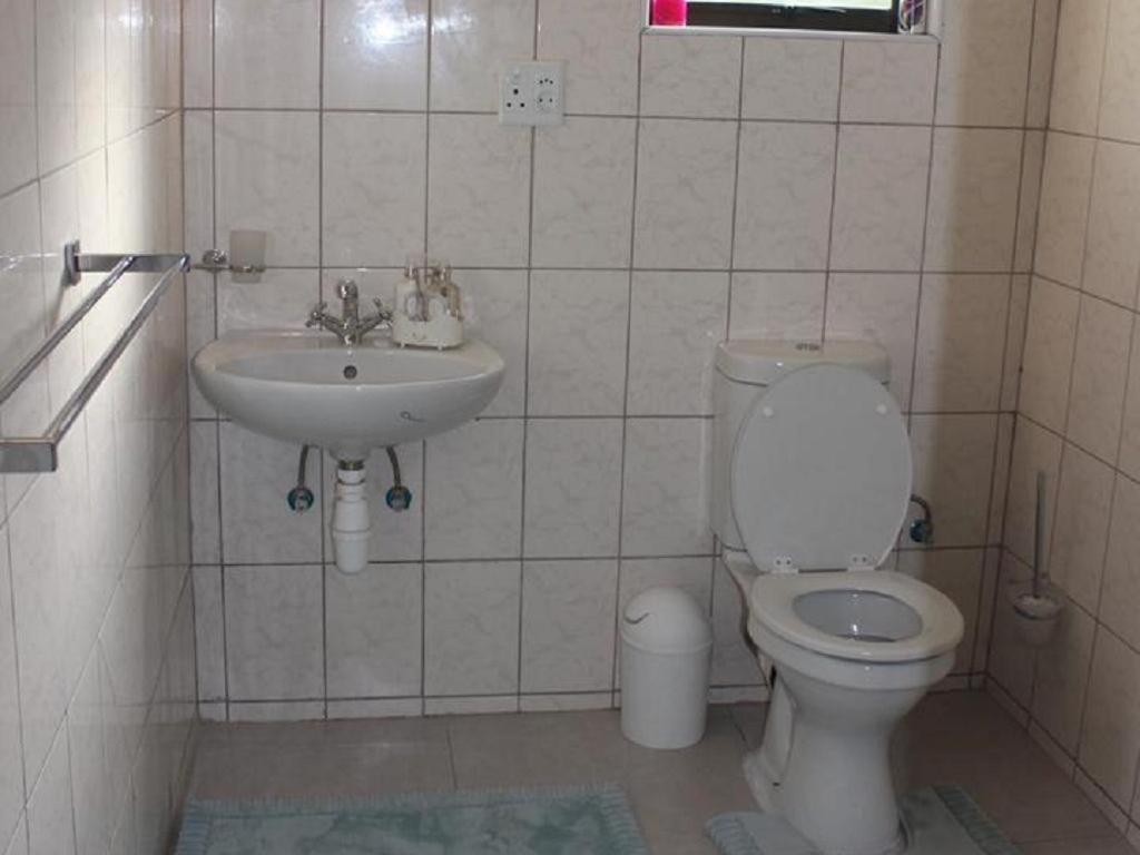 Juda Haus Lodge Katima Mulilo Eksteriør billede