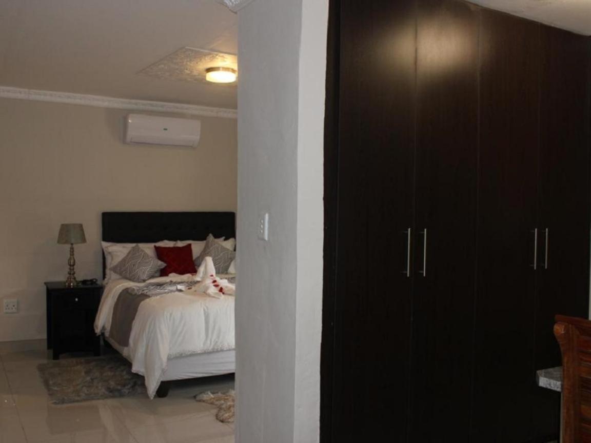 Juda Haus Lodge Katima Mulilo Eksteriør billede