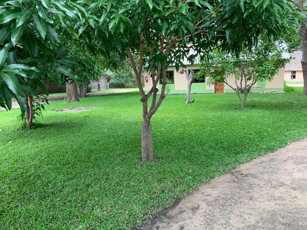 Juda Haus Lodge Katima Mulilo Eksteriør billede
