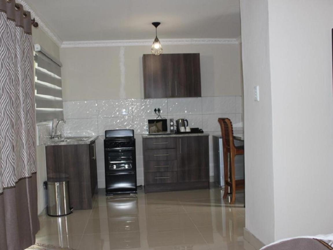 Juda Haus Lodge Katima Mulilo Eksteriør billede