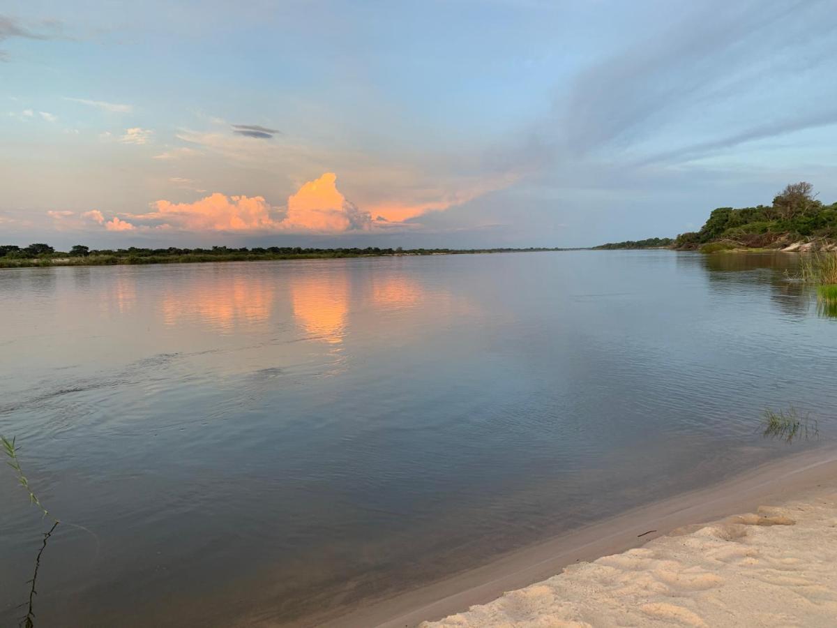 Juda Haus Lodge Katima Mulilo Eksteriør billede