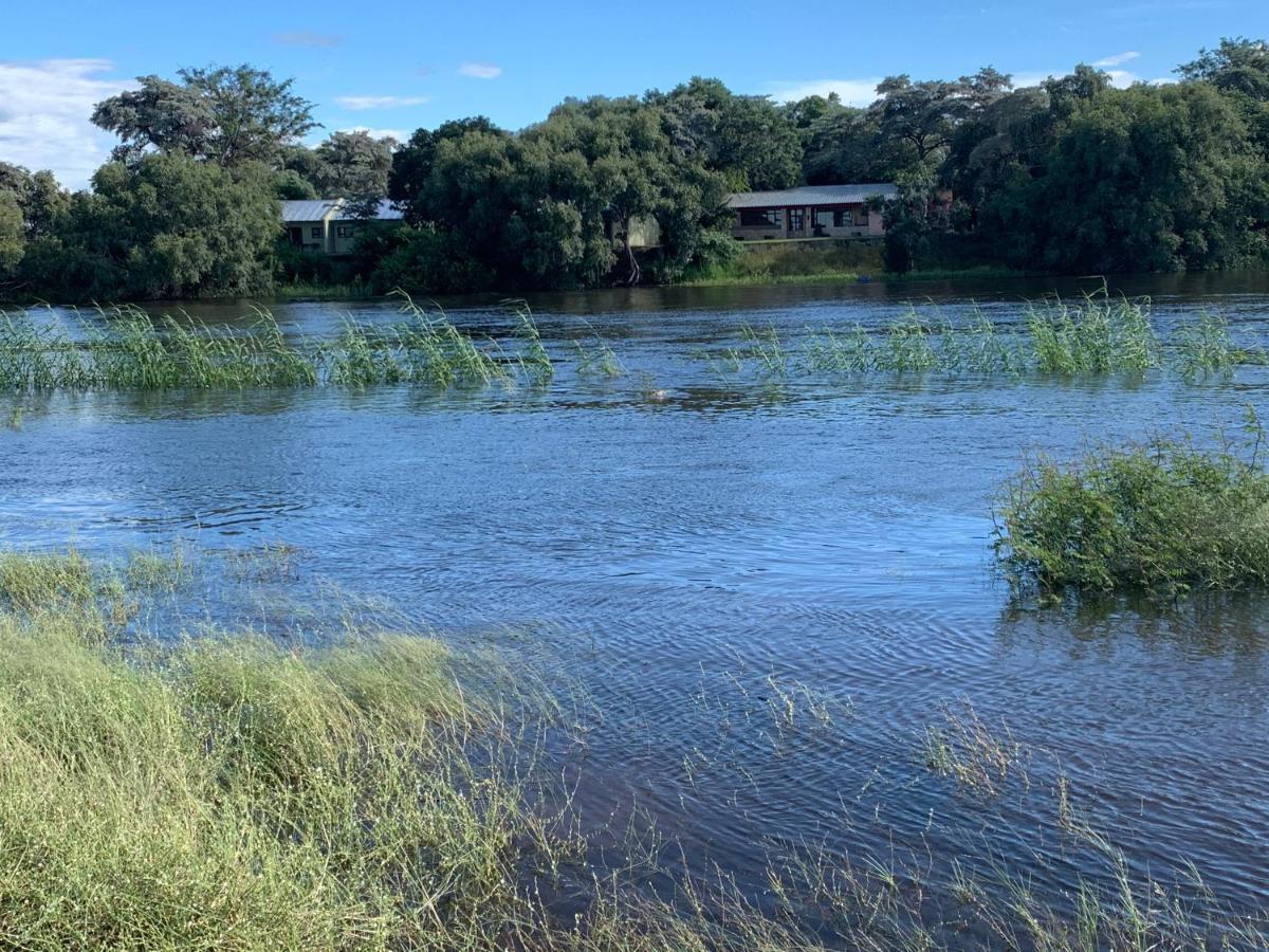 Juda Haus Lodge Katima Mulilo Eksteriør billede